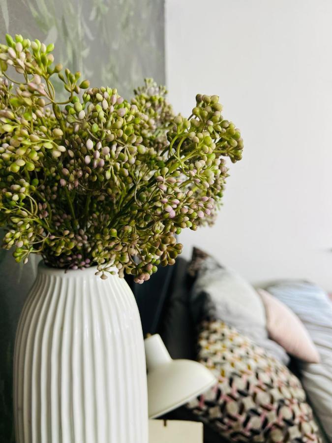 Ferienwohnung Schlafen Im Atelier - Einzigartiges Gaestezimmer Am Ammersee Schondorf am Ammersee Exterior foto